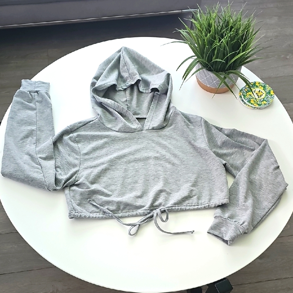 Lightweight Gray Cropped Work Out Hoodie